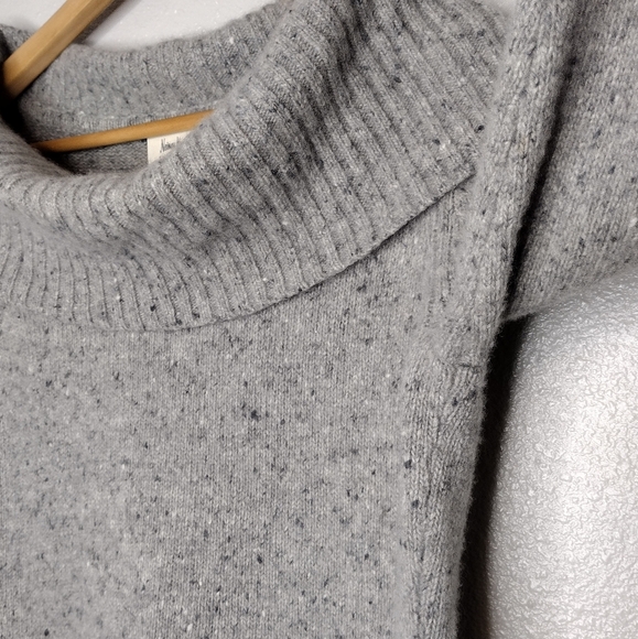 Neiman Marcus Exclusive Women's 100% Cashmere Knit Pullover Cowlneck Sweater - Picture 8 of 11